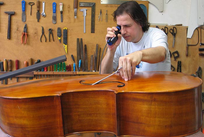 Restauração - O luthier Paulo Gomes 2