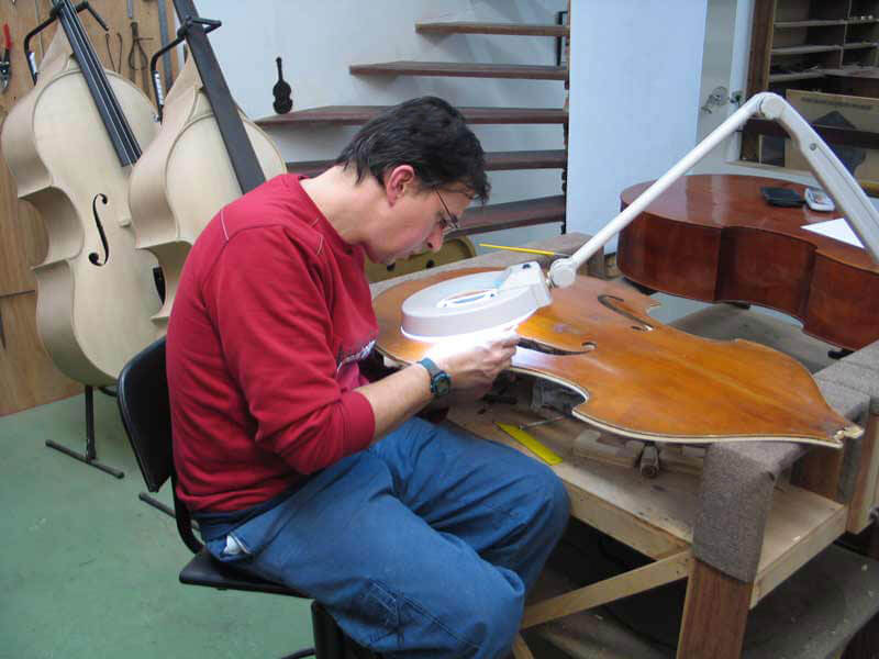 Restauração - O Luthier Paulo Gomes 1